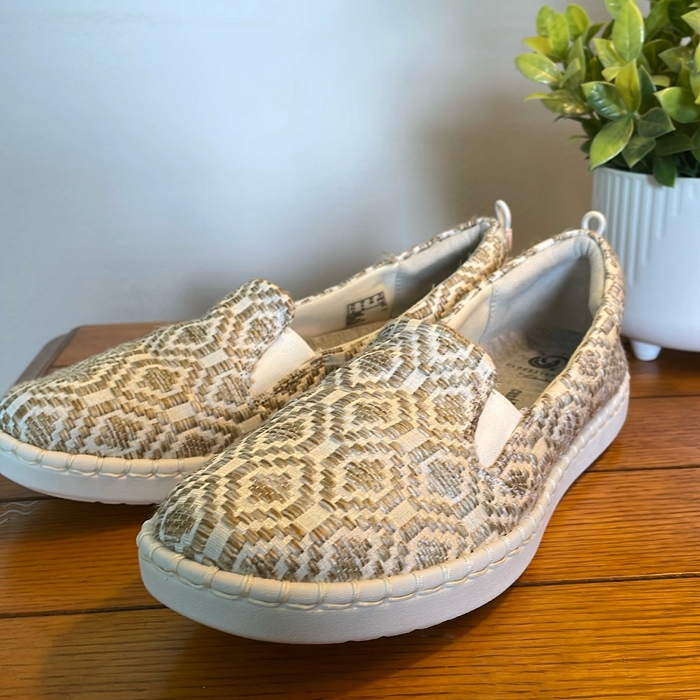 Women’s Clarks Brand Cloudsteppera